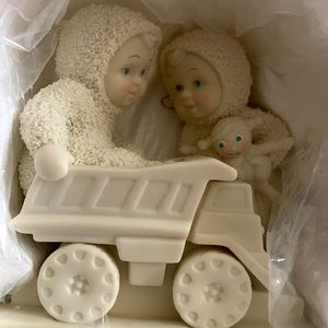 Department 56 Snowbabies 2003 “Keep on Truckin’”